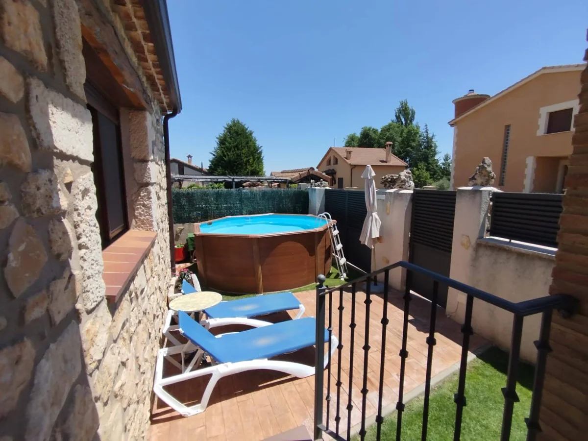 <br />
<b>Deprecated</b>:  htmlspecialchars(): Passing null to parameter #1 ($string) of type string is deprecated in <b>/home/u907156030/domains/espaciorural.com/public_html/views/ficha/index.php</b> on line <b>172</b><br />