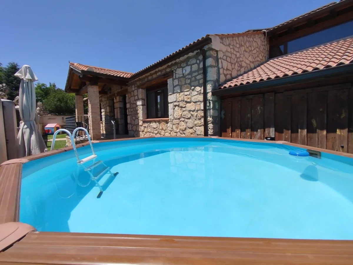 <br />
<b>Deprecated</b>:  htmlspecialchars(): Passing null to parameter #1 ($string) of type string is deprecated in <b>/home/u907156030/domains/espaciorural.com/public_html/views/ficha/index.php</b> on line <b>172</b><br />