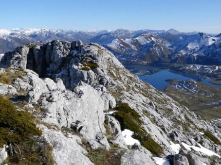 Ascensión a Peña la Barragana