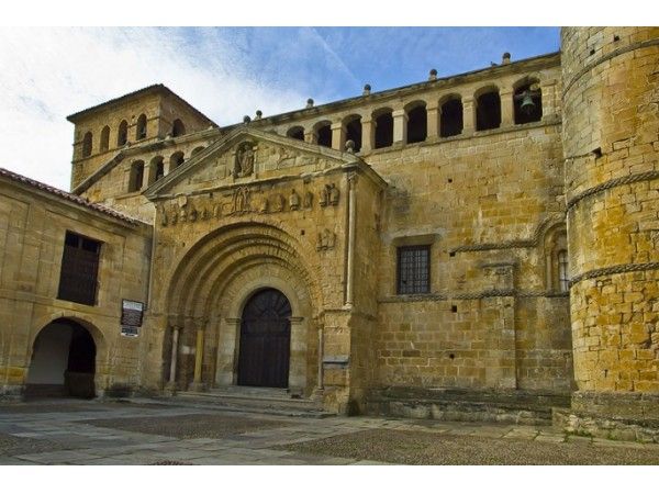 Ruta por la Costa Occidental y las Villas Monumentales