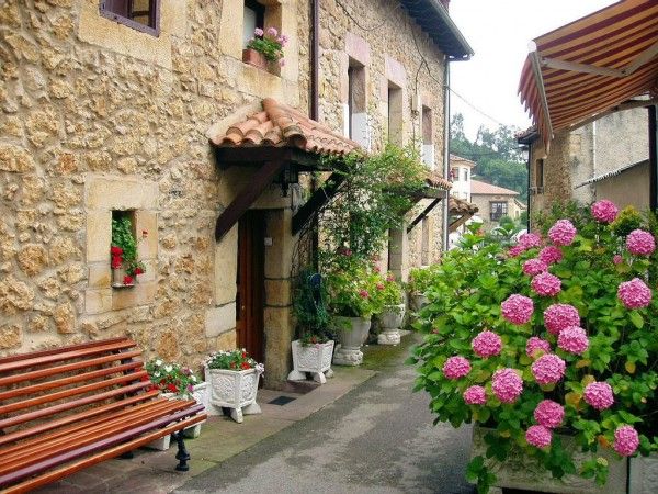 Ruta por la Costa Occidental y las Villas Monumentales