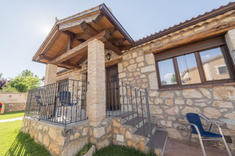 Casa Entre Hoces - 8-10pax - Con Chimenea, Jardín Y Barbacoa