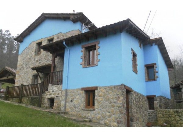 Apartamentos Rurales La Caviana