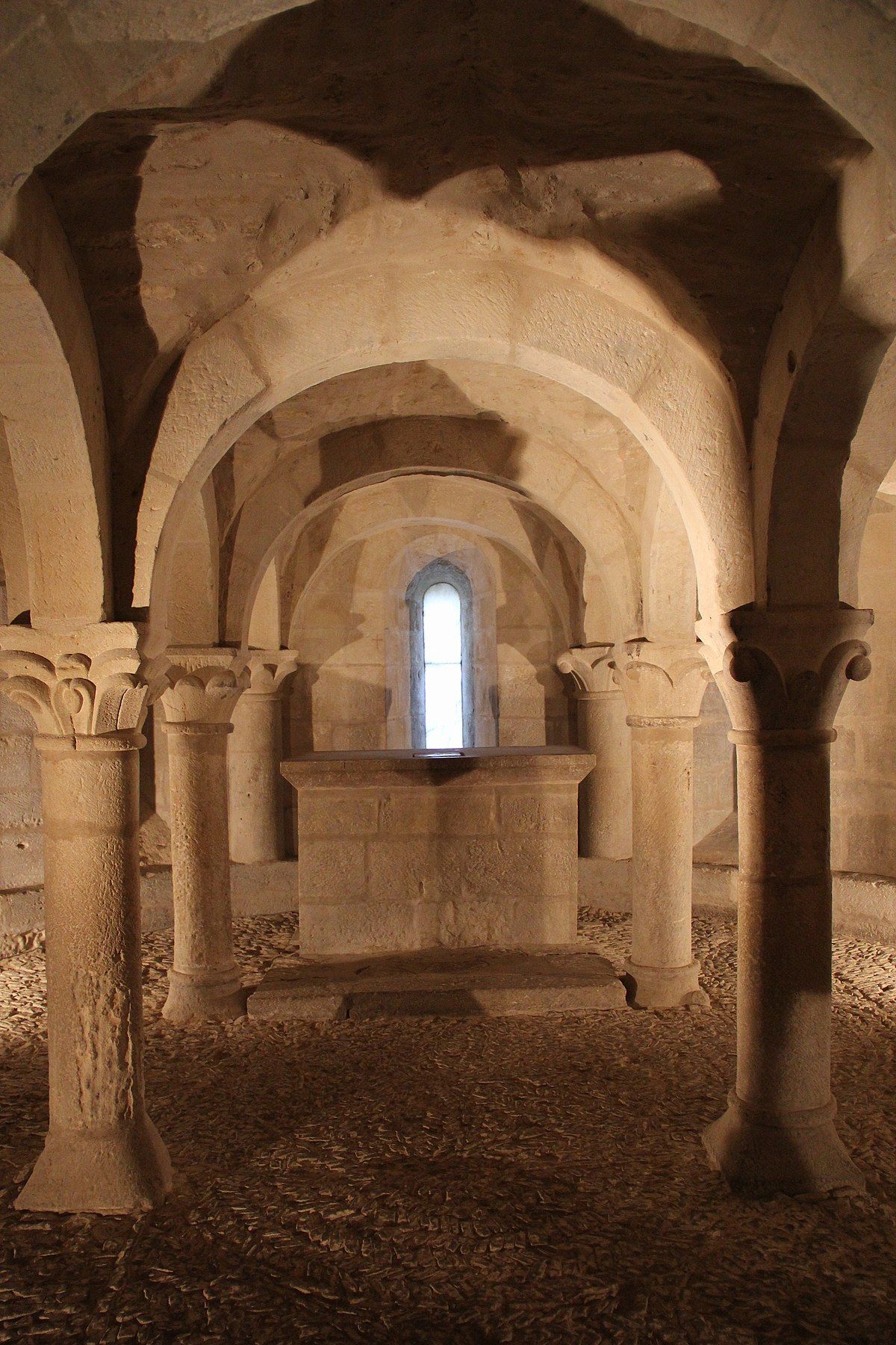 Cripta Románica del Siglo XII en San Martin de Unx