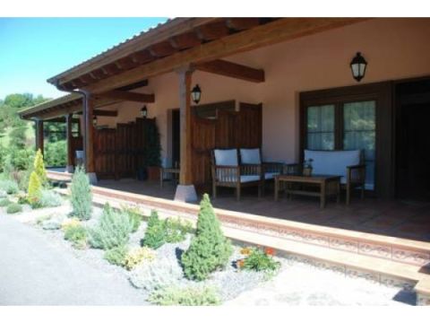 Apartamentos El Pedrayu