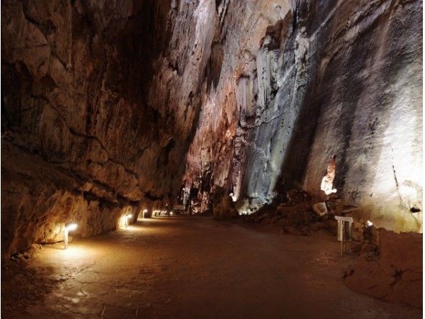 Cuevas de Valporquero del Torio
